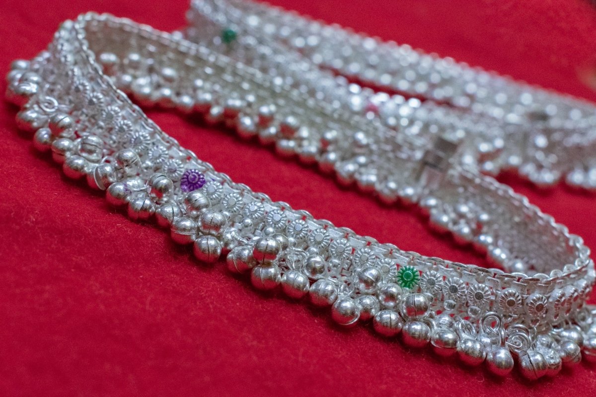AanyaCentric Silver Plated White Metal Payal Indian Traditional Ethnic Fashion Imitation Jewellery Foot Chain