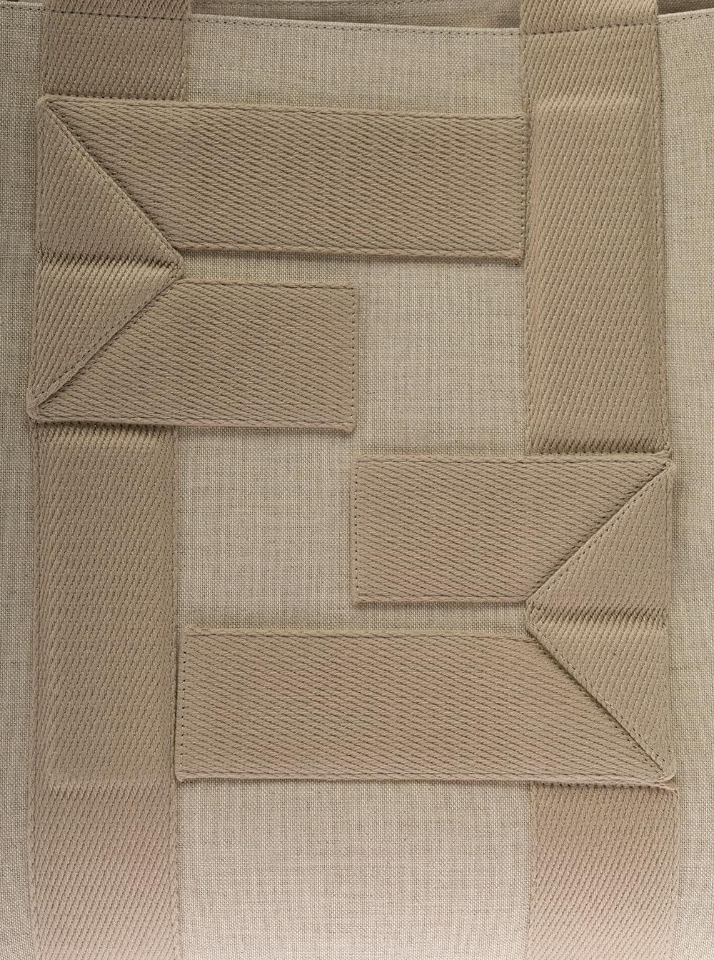 Fendi Men Fendi Ma's Beige Fabric Handbag