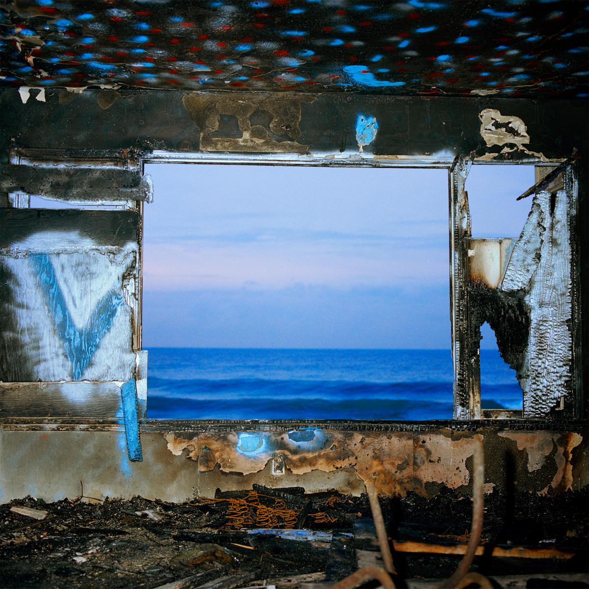 FADING FRONTIER |