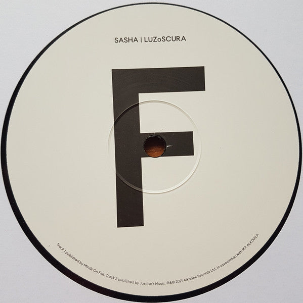 LUZoSCURA | Mint (M) Mint (M)