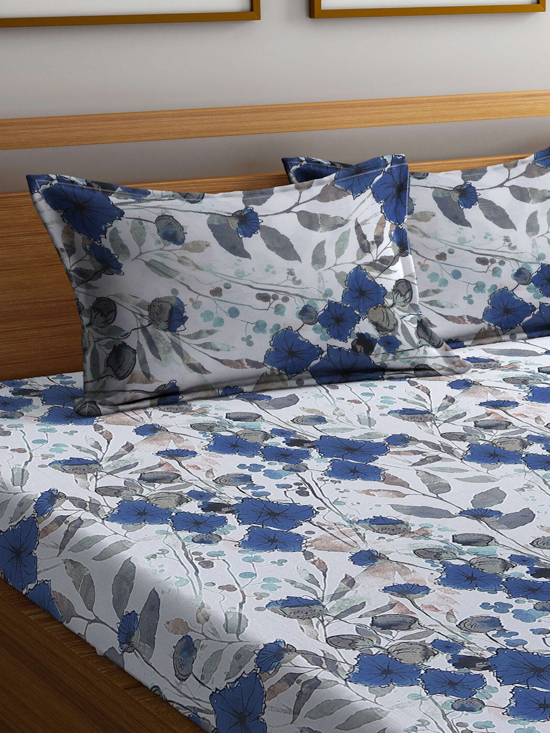 BOMBAY DYEING Blue & White Floral Cotton 144 TC King Bedsheet With 2 Pillow Covers
