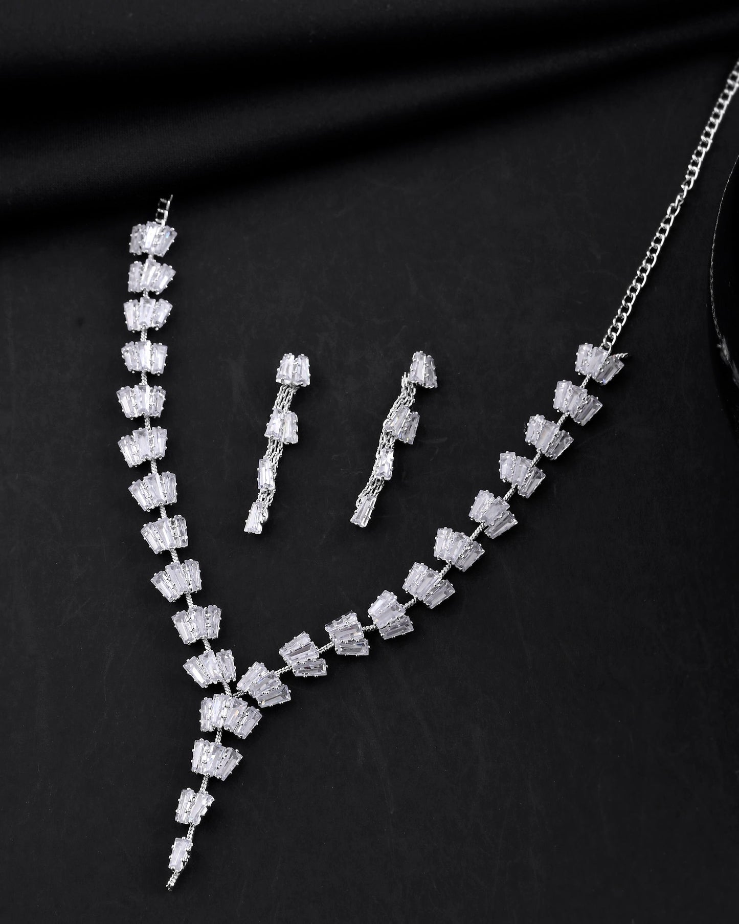 VOJ Silver Plated Artifical Stone Studded Necklace Set
