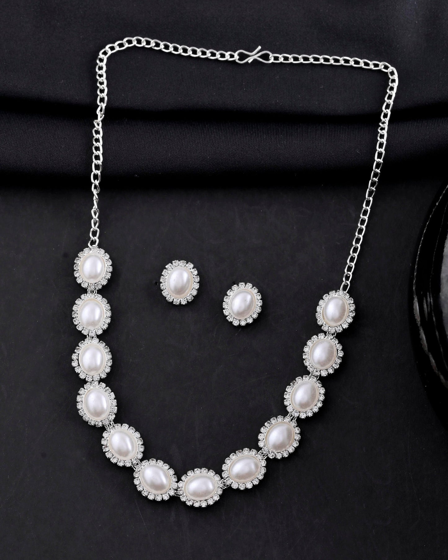 VOJ Silver Plated Pearl and Stones Studded Oval Shaped Jewellery Set