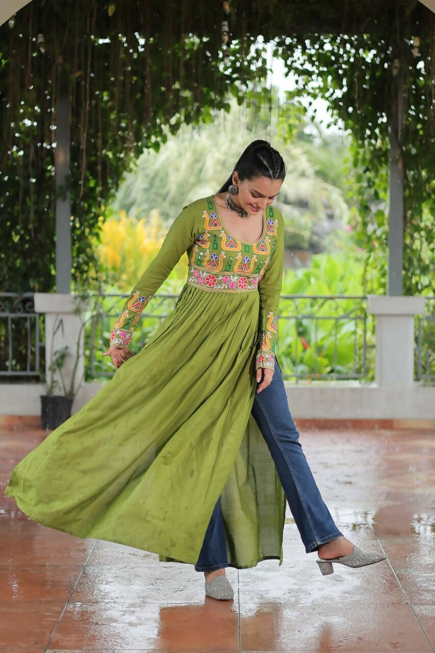 Vastranavya Green Pink Navratri Special Rayon Kutchi Gamthi Work Kurti