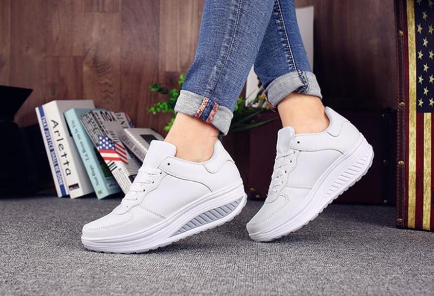 Black Breathable Waterproof Leather Casual Sports Flat Low Top Comfortable Women's Sneakers