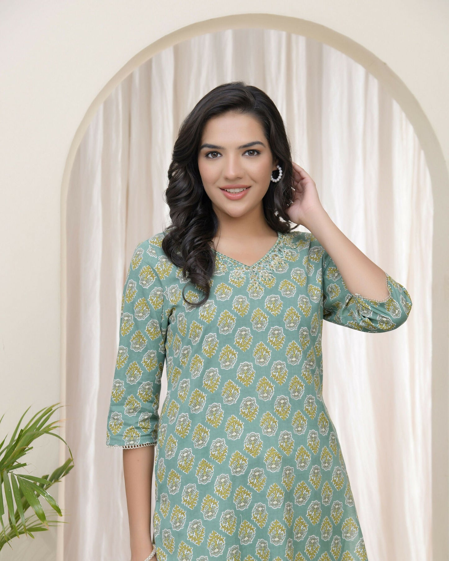 Vaasva Women Aqua Cotton Printed Straight Kurti With Pant