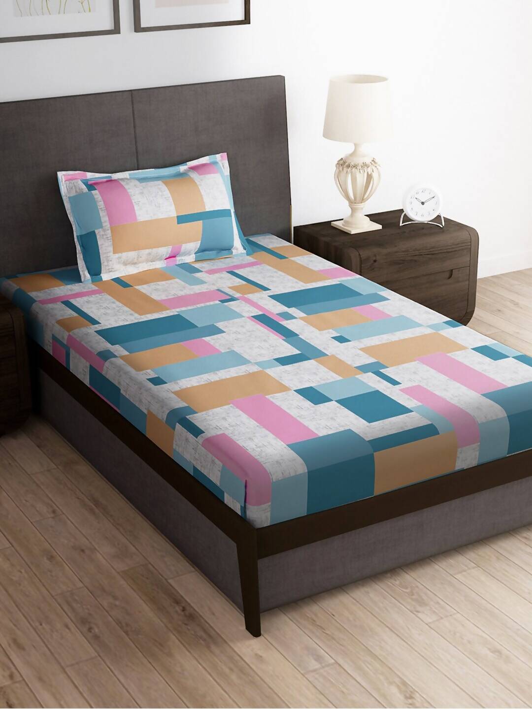 Story@home Arena Grey & White Printed 180 TC Bedsheet & Pillow Covers