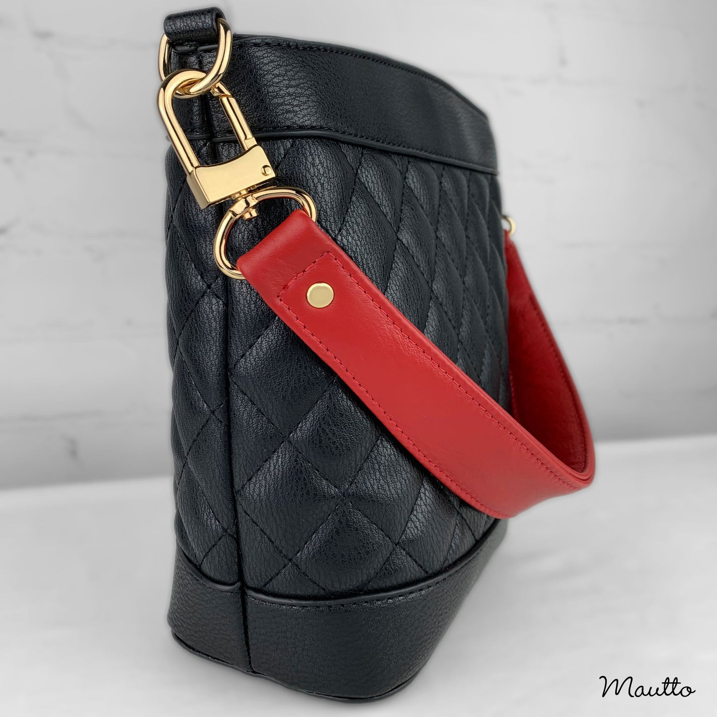 Tapered Width Leather Strap, Handle or Short Shoulder - 18 inch Length, 1.5 inch (38mm) Middle to 1 inch (25mm) Ends - Choose Gold-tone Connector Style