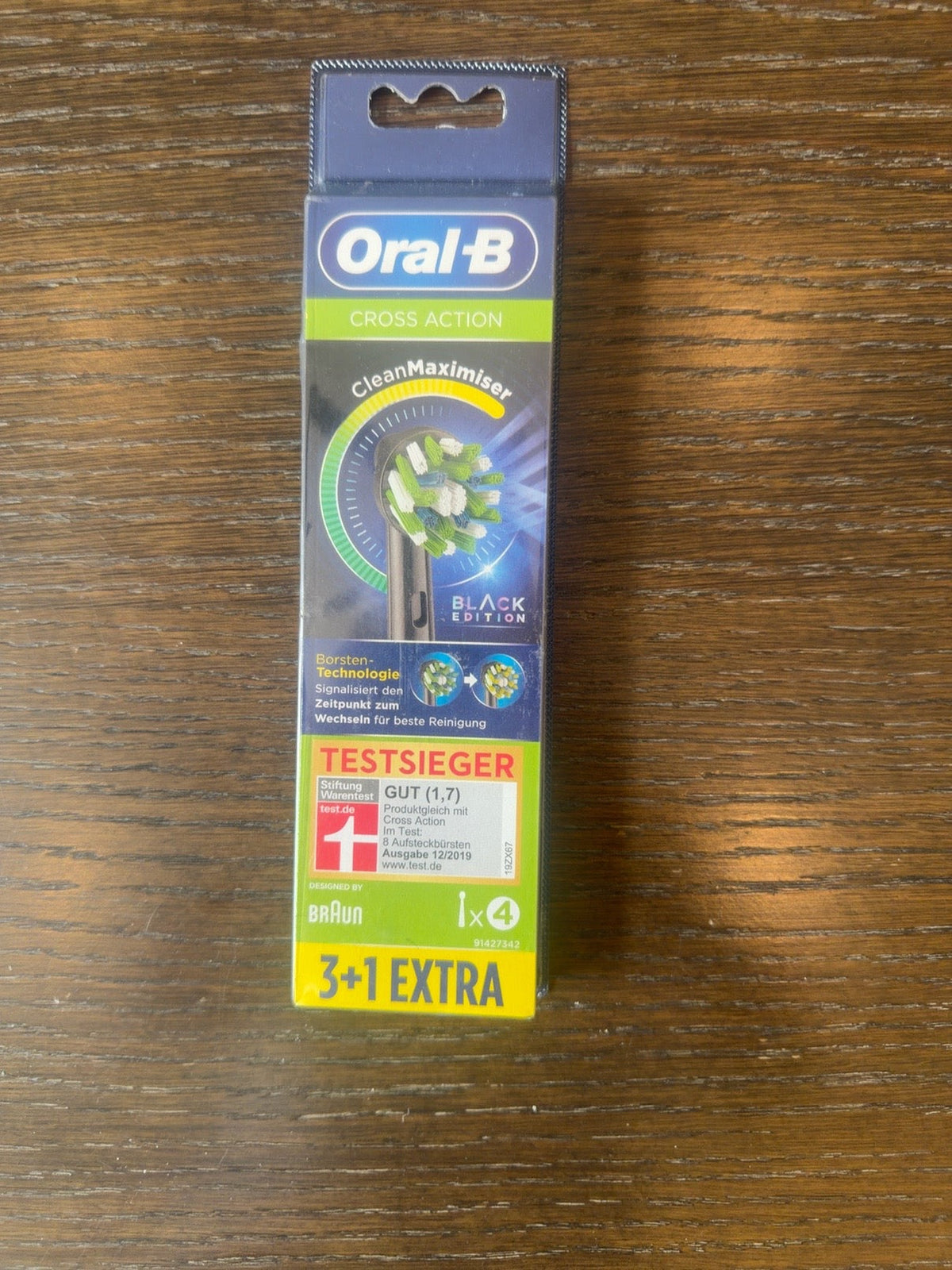 Oral-B CrossAction CleanMaximiser Replacement Brush Heads, Black, 4 Count (3+1)