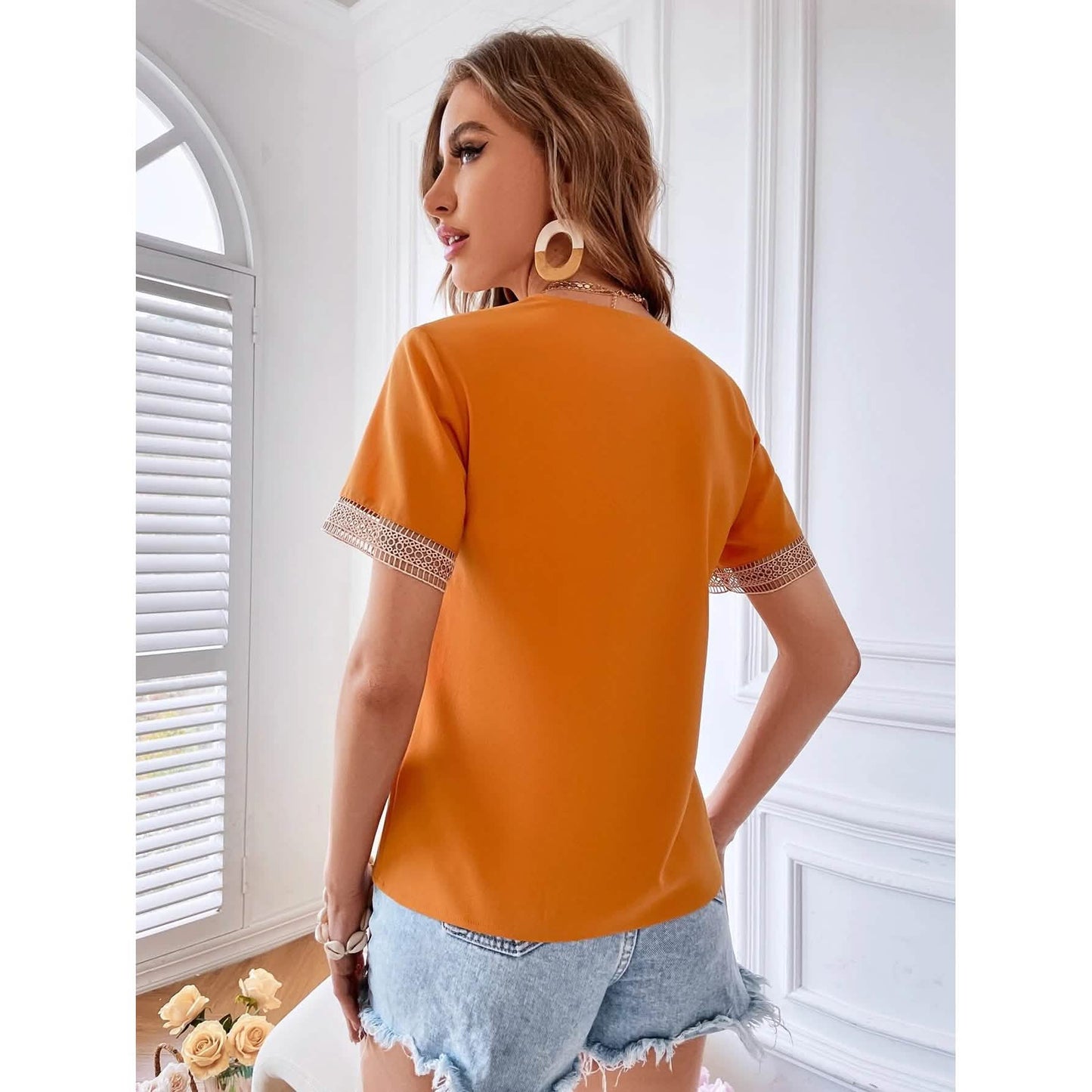 Women's Contrast Guipure Lace Blouse
